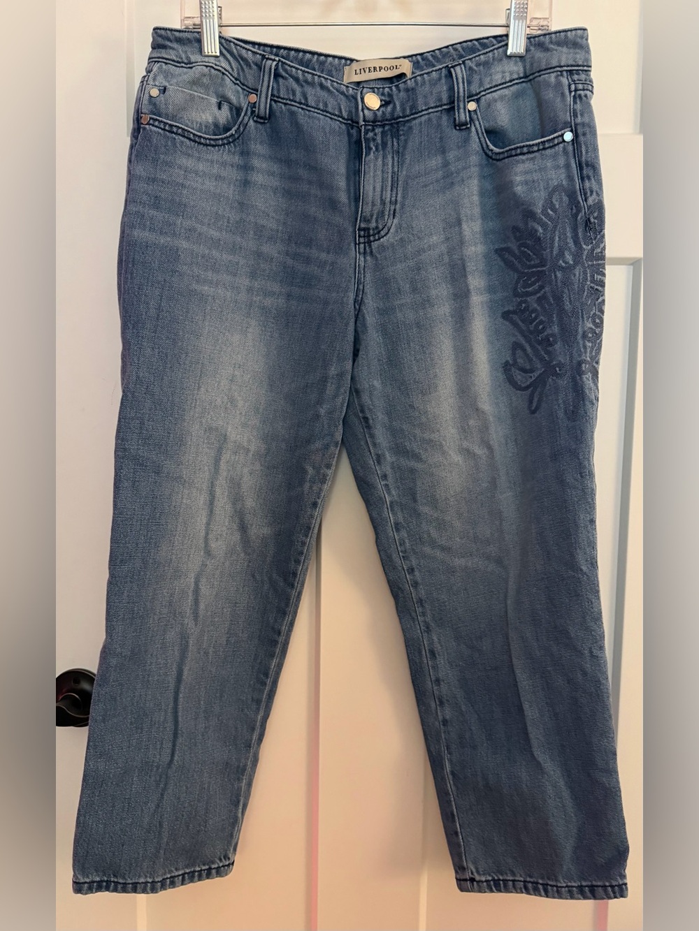 Liverpool 10P Women’s Blue Embroidered Straight-Leg Jeans
